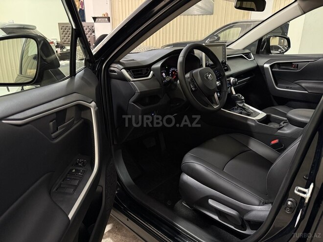 Toyota RAV4-8