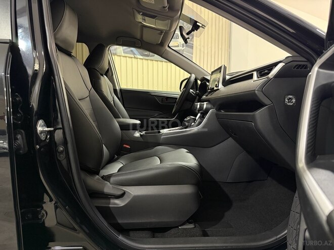Toyota RAV4-9