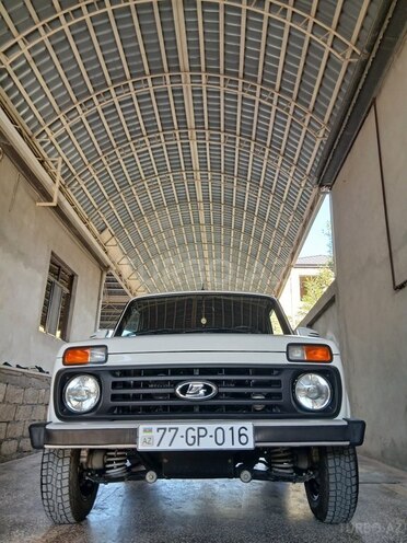 LADA (VAZ) Niva-9