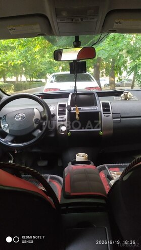 Toyota Prius-5