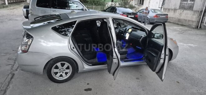 Toyota Prius-4