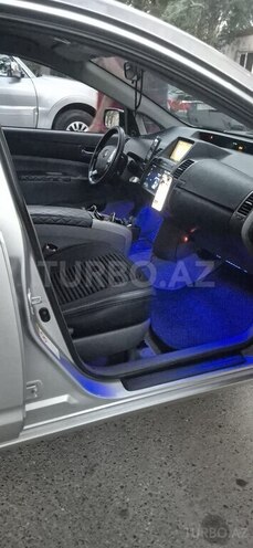 Toyota Prius-5