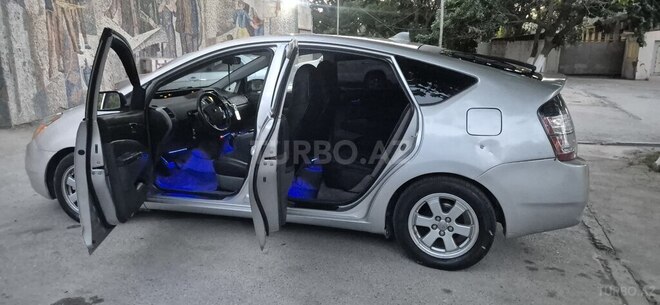 Toyota Prius-12