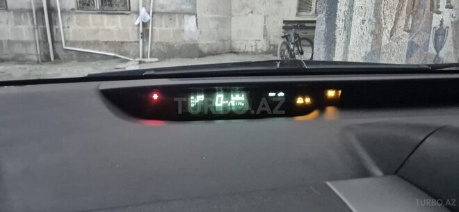 Toyota Prius-16