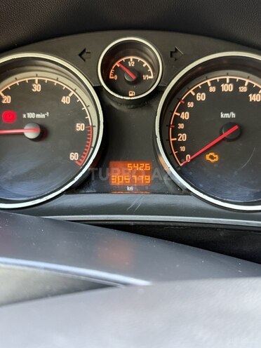 Opel Astra-11