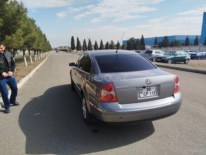 Volkswagen Passat-8