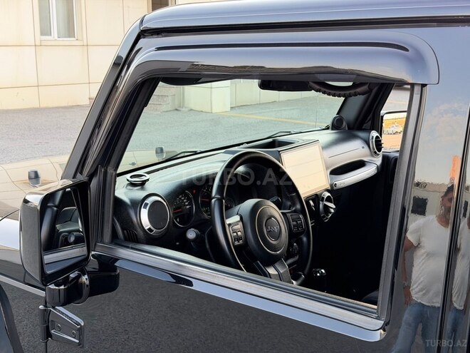Jeep Wrangler-12