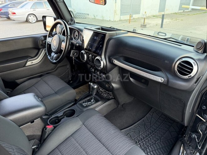 Jeep Wrangler-16