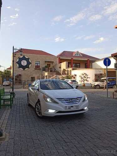 Hyundai Sonata-4