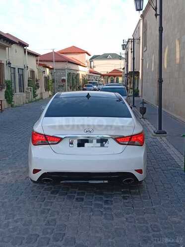 Hyundai Sonata-2