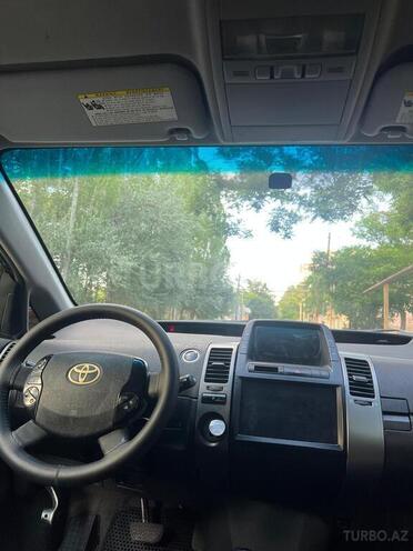 Toyota Prius-13