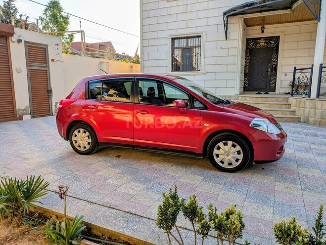 Nissan Tiida-2
