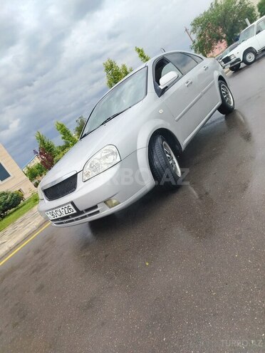 Chevrolet Lacetti-1