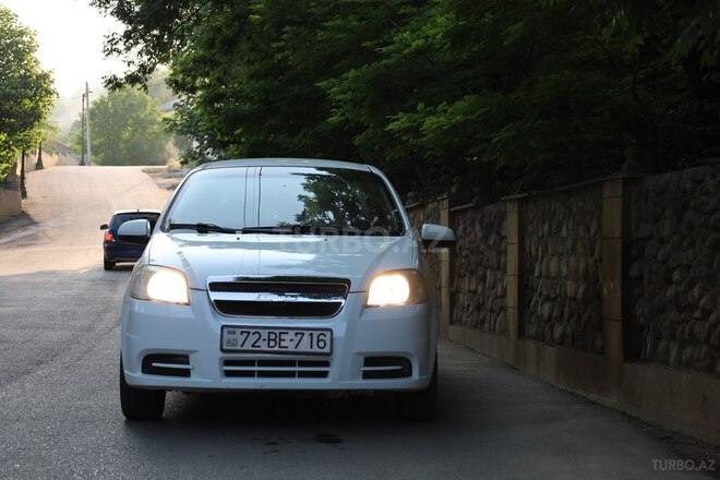 Chevrolet Aveo-10