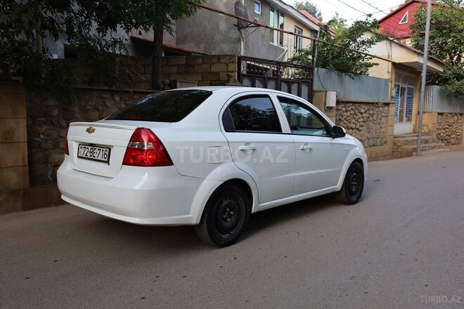 Chevrolet Aveo-7