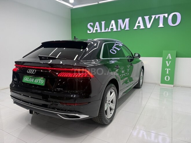 Audi Q8-4