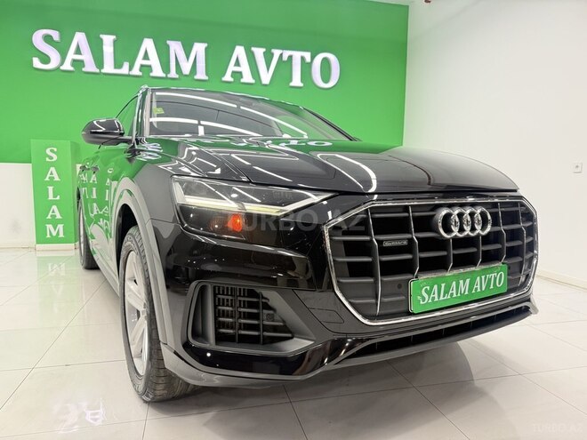 Audi Q8-1