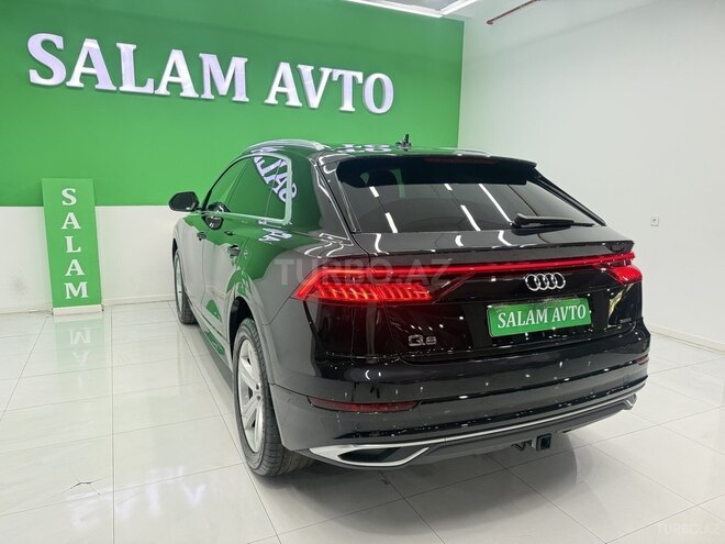 Audi Q8-6
