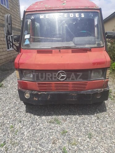Mercedes 208 D-1