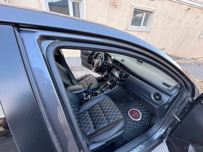 Toyota Corolla-11