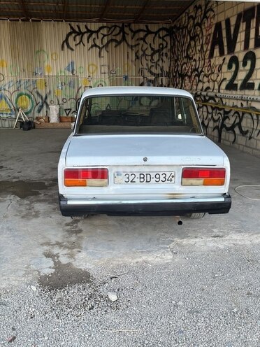 LADA (VAZ) 2107-2