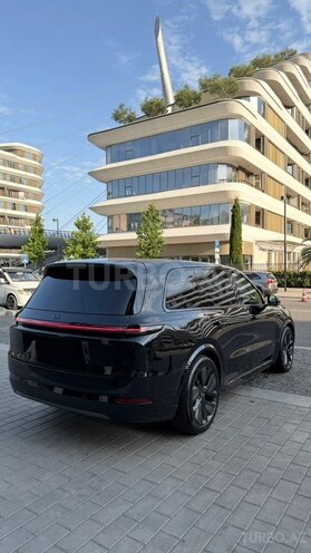 Li Auto L9-6
