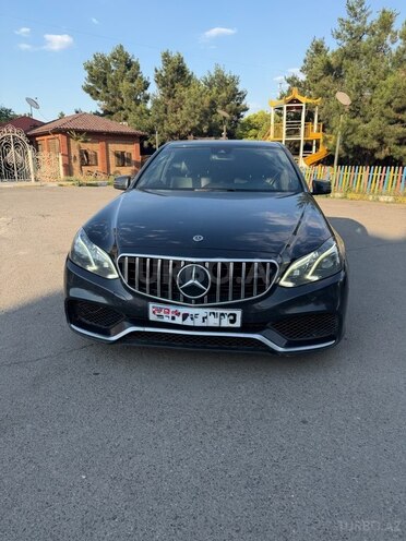 Mercedes E 220-1