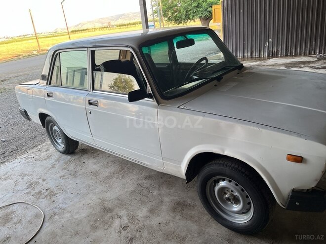 LADA (VAZ) 2107-5