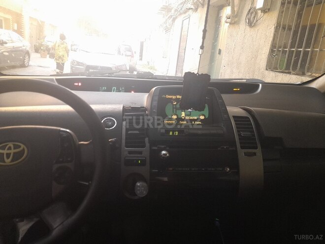 Toyota Prius-4