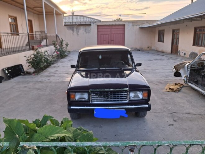 LADA (VAZ) 2107-1