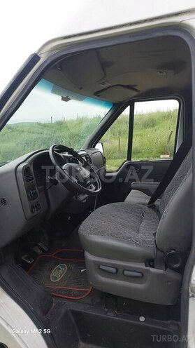 Ford Transit-5