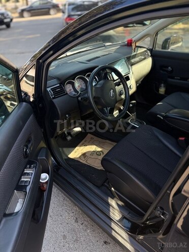 Nissan Tiida-4