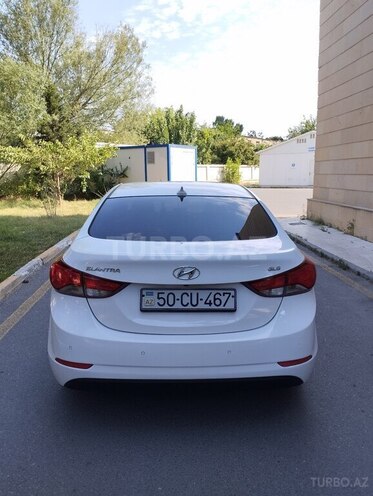 Hyundai Elantra-2