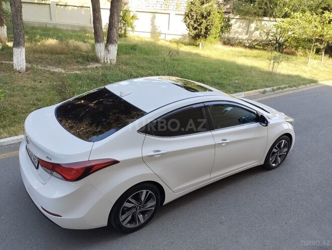 Hyundai Elantra-8