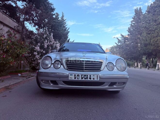 Mercedes E 200-1