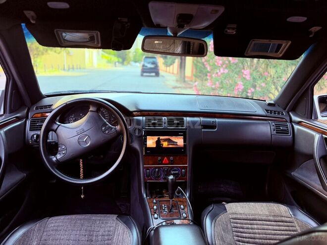 Mercedes E 200-6