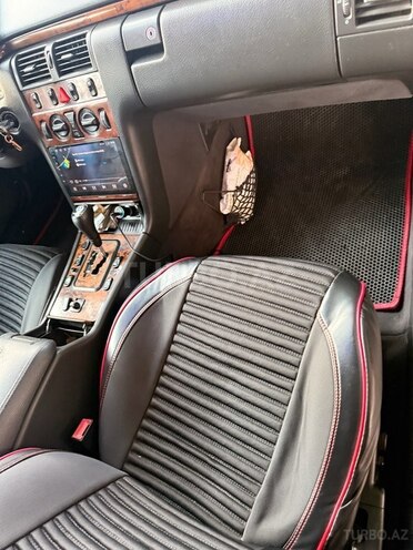 Mercedes E 220-9