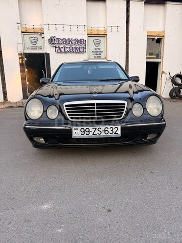 Mercedes E 220-1
