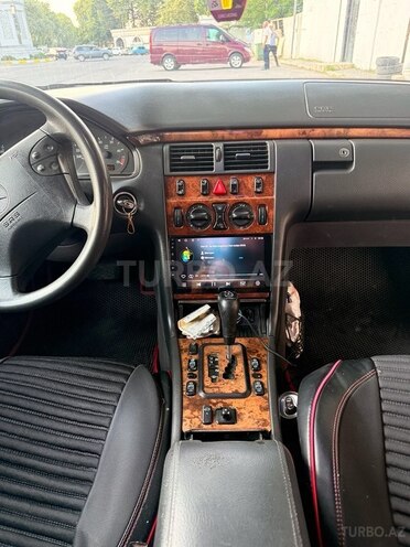 Mercedes E 220-8