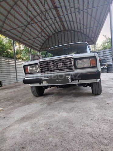 LADA (VAZ) 2107-1