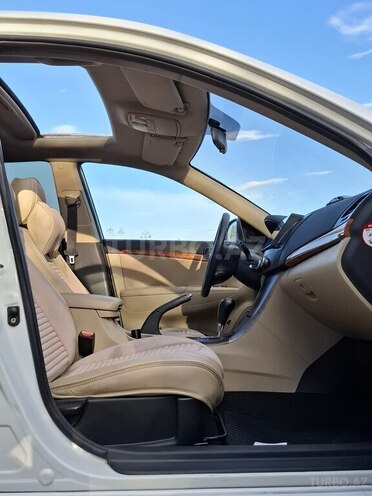 Hyundai Sonata-13