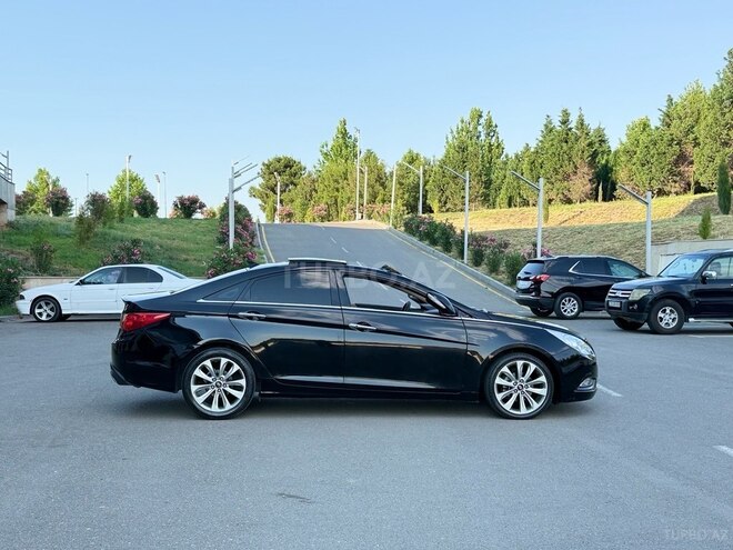 Hyundai Sonata-6