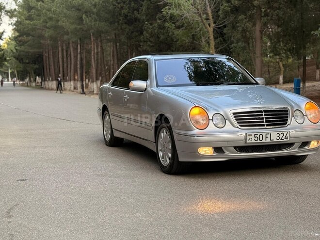 Mercedes E 240-4