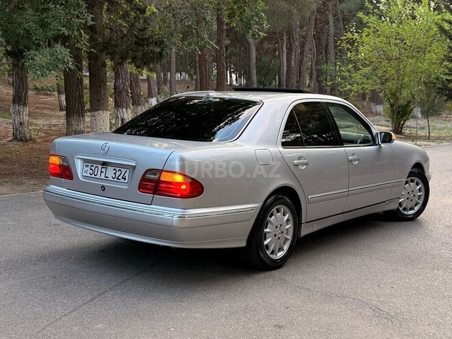 Mercedes E 240-7