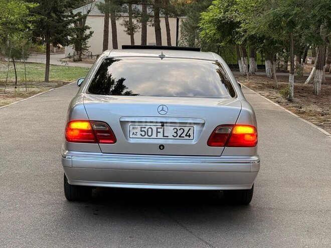 Mercedes E 240-8