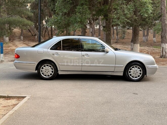 Mercedes E 240-10