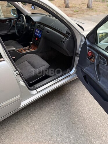 Mercedes E 240-14