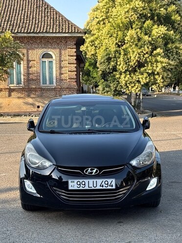Hyundai Elantra-3