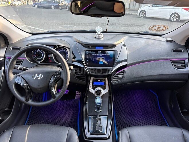 Hyundai Elantra-7