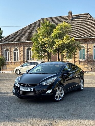 Hyundai Elantra-13